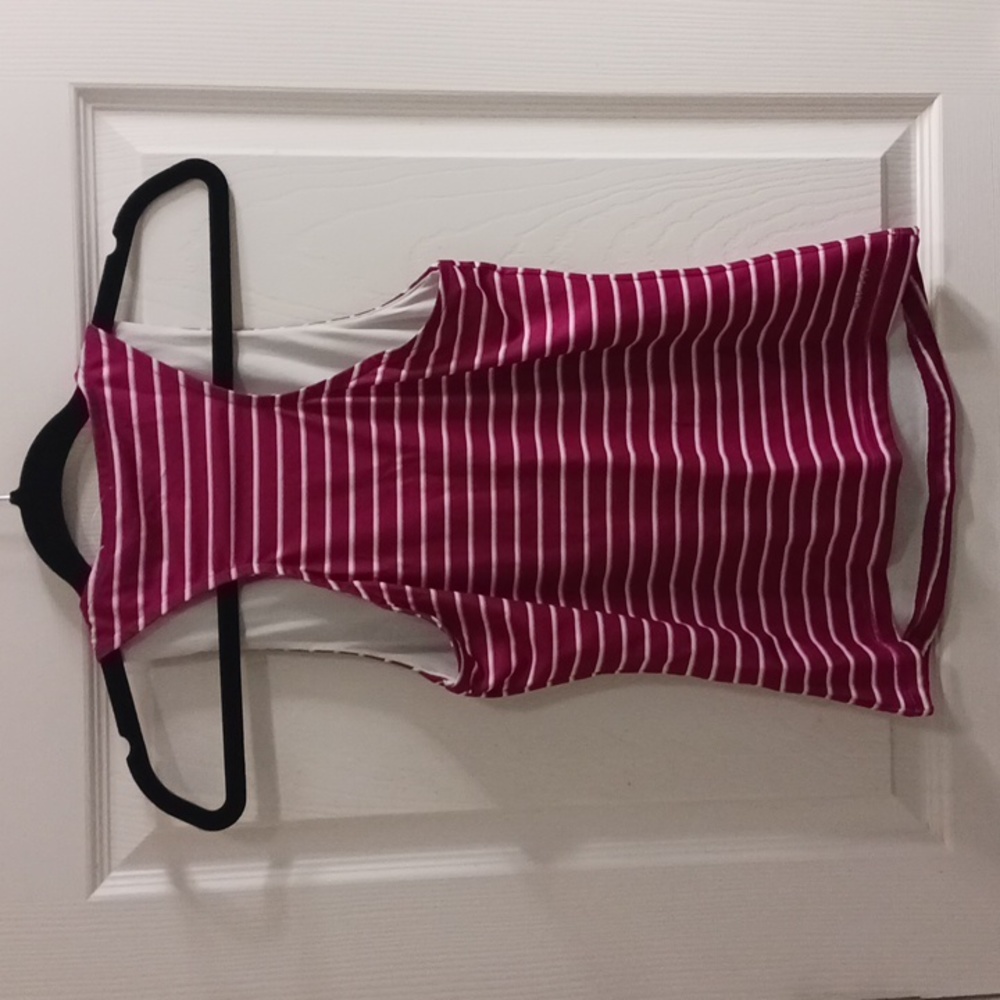 ⚡️NWOT⚡️Nike DRI-FIT Women’s Size L Racerback Tank Top  Striped Burgundy - Picture 4 of 4